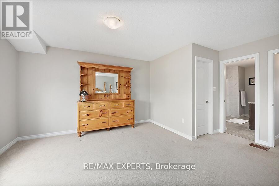 2104 Galloway Street, Innisfil, Ontario  L9S 0H5 - Photo 12 - N12644742