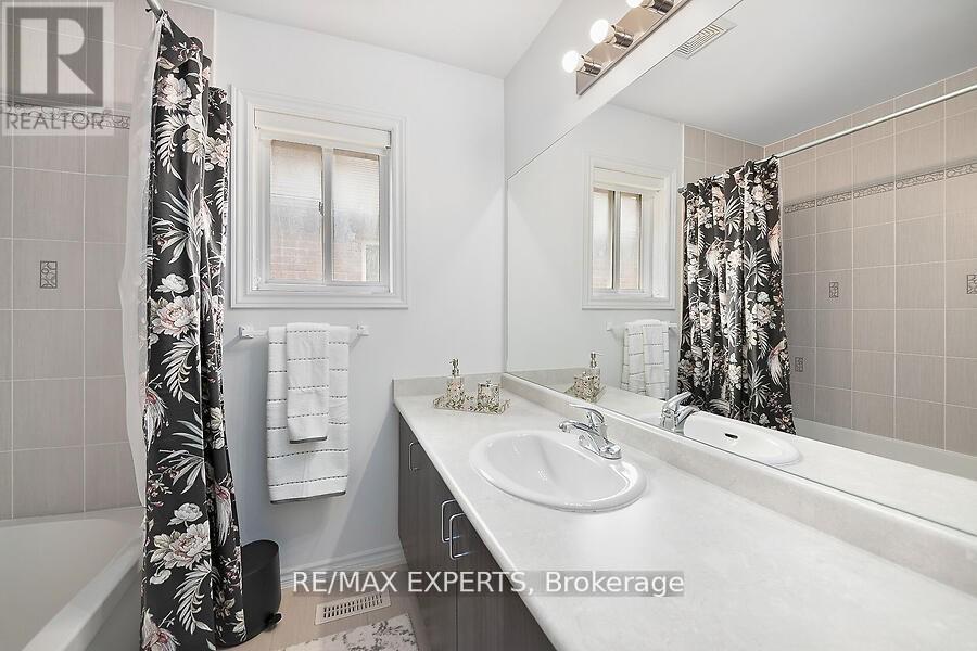 2104 Galloway Street, Innisfil, Ontario  L9S 0H5 - Photo 18 - N12644742