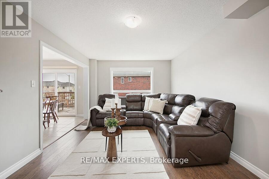 2104 Galloway Street, Innisfil, Ontario  L9S 0H5 - Photo 3 - N12644742