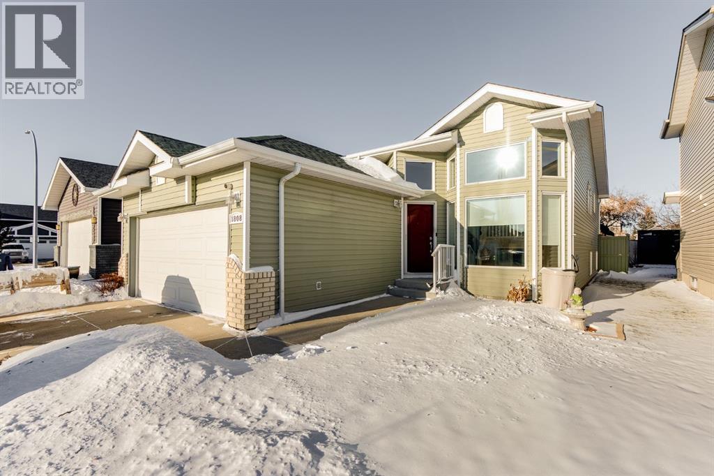 1808 Meadowbrook Gate Se, Airdrie, Alberta  T4A 2B4 - Photo 1 - A2269704