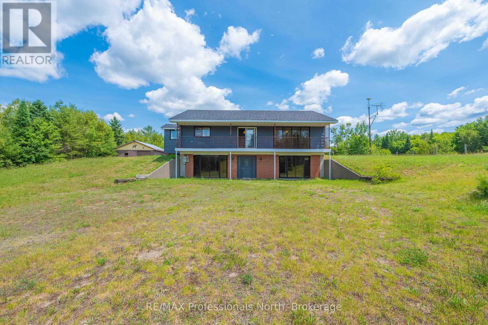 3204 Gelert Road, Minden Hills, Ontario  K0M 2K0 - Photo 2 - X12322071