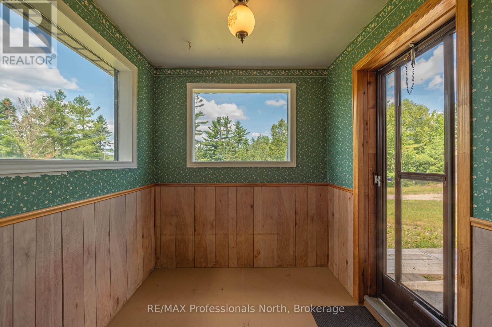 3204 Gelert Road, Minden Hills, Ontario  K0M 2K0 - Photo 4 - X12322071