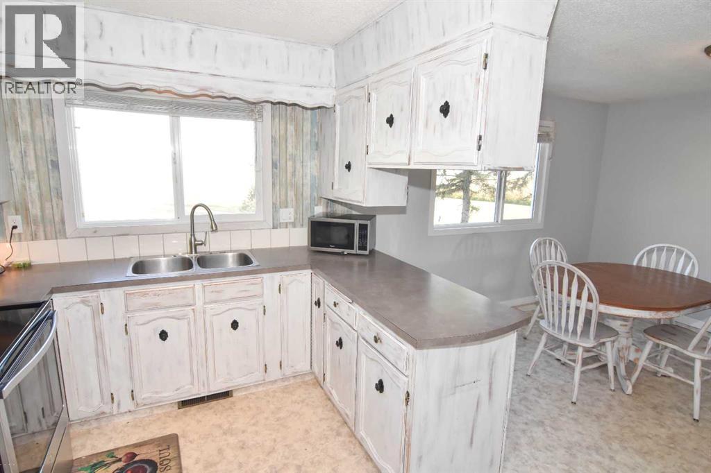 230054 Range Road 255, Rural Wheatland County, Alberta  T1P 1K9 - Photo 7 - A2260363