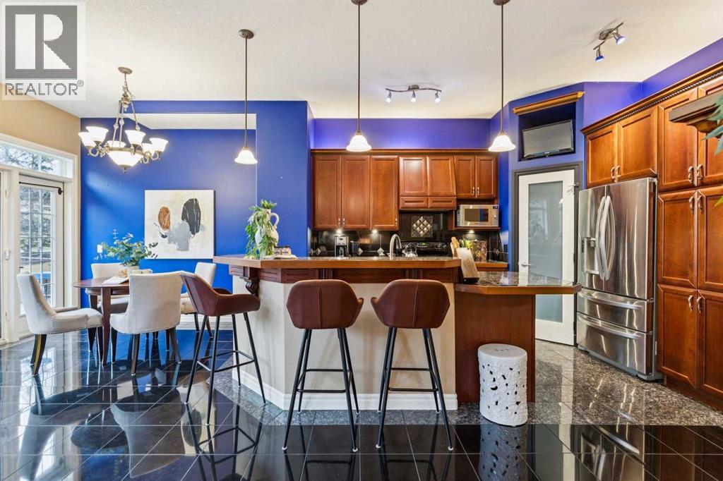 54 Discovery Ridge Gardens Sw, Calgary, Alberta  T3H 5L6 - Photo 8 - A2271424