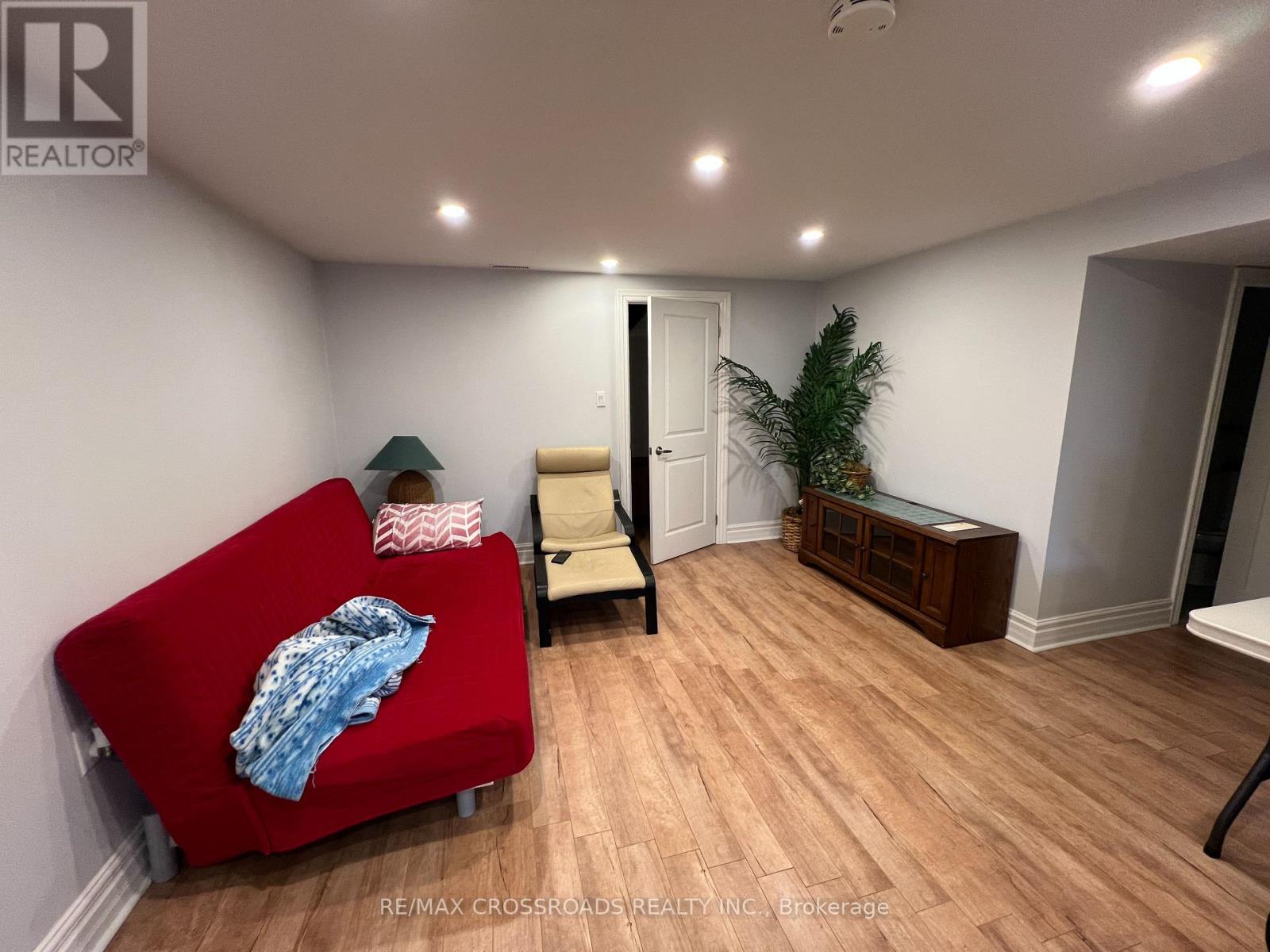 Basement - 64 Dorset Drive, Brampton, Ontario  L6T 2Y5 - Photo 7 - W12644130