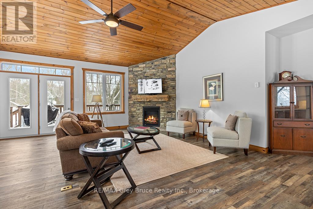 1379 West Road, Northern Bruce Peninsula, Ontario  N0H 1W0 - Photo 13 - X12526262