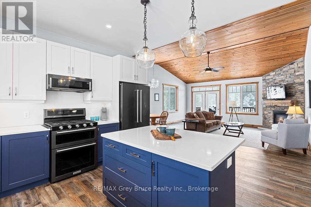 1379 West Road, Northern Bruce Peninsula, Ontario  N0H 1W0 - Photo 7 - X12526262