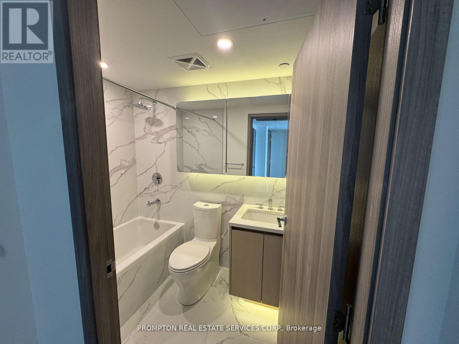 2801 - 3 Concord Cityplace Way, Toronto, Ontario  M5V 0X4 - Photo 13 - C12644774