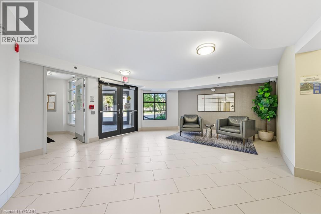 3070 Rotary Way Unit# 121, Burlington, Ontario  L7M 0H1 - Photo 2 - 40794628