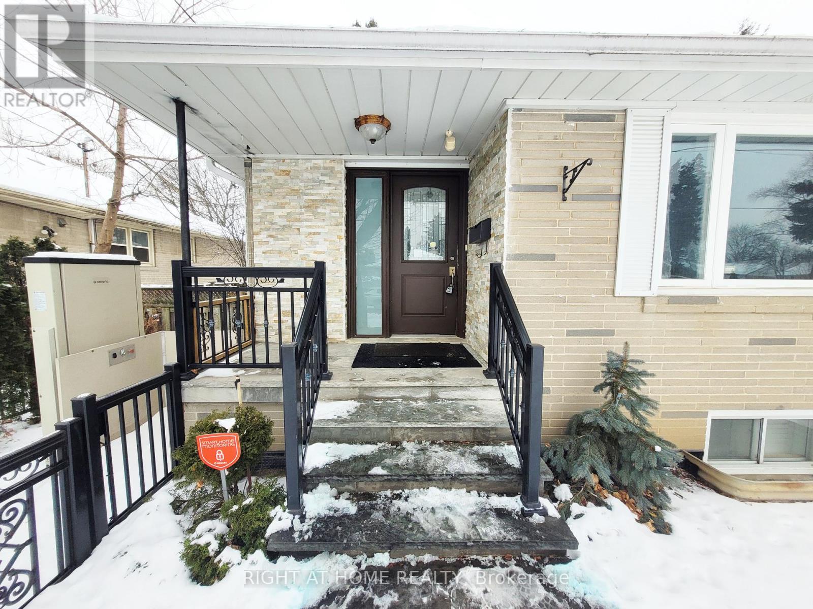 339 Boisdale Avenue, Richmond Hill, Ontario  L4C 1R4 - Photo 32 - N12638394