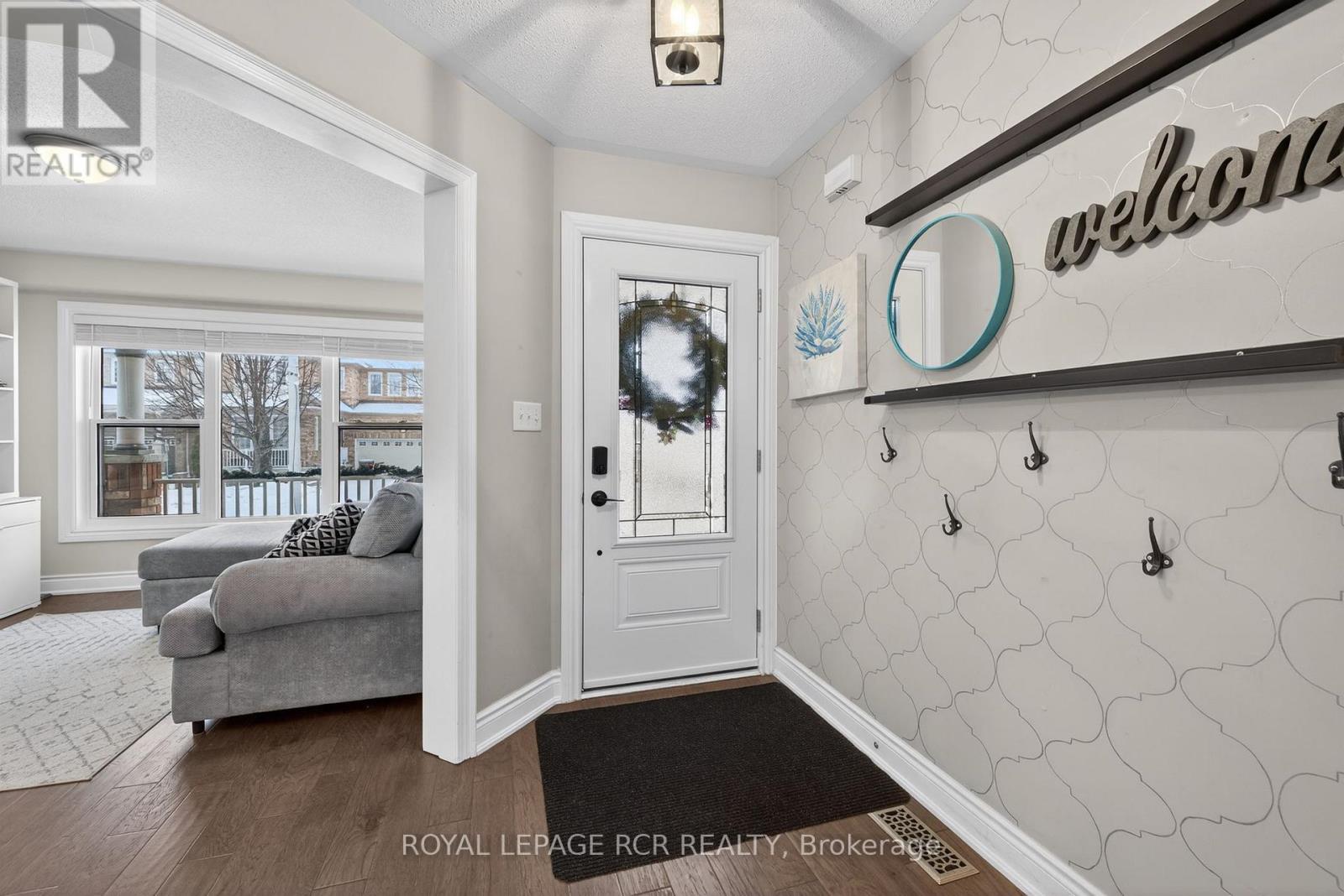 25 Kidd Crescent, New Tecumseth, Ontario  L9R 0C8 - Photo 3 - N12643876