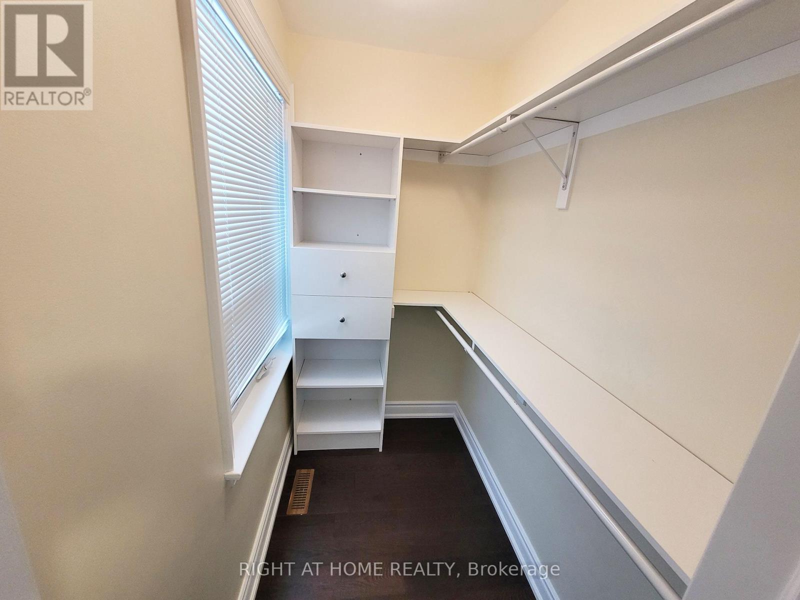 339 Boisdale Avenue, Richmond Hill, Ontario  L4C 1R4 - Photo 5 - N12638394