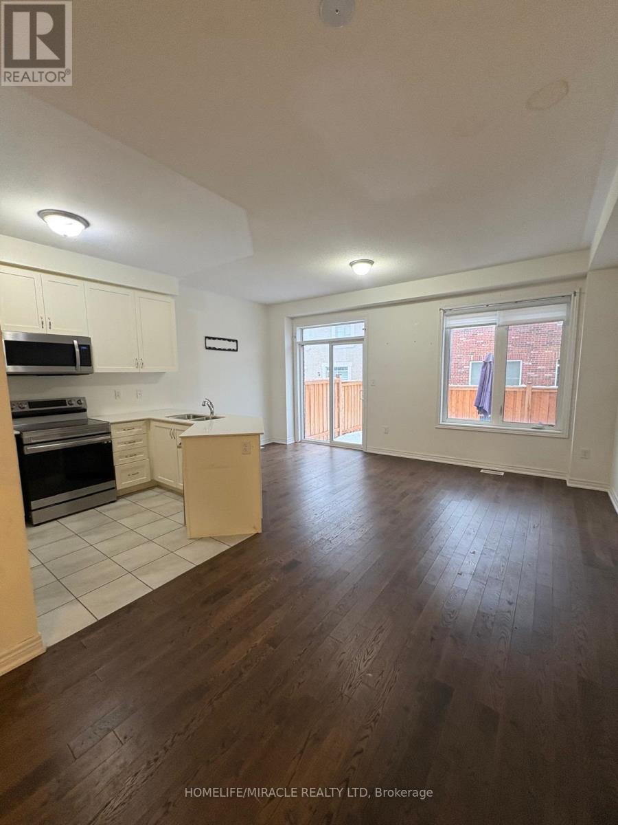 5 Donald Stewart Road, Brampton, Ontario  L7A 5J8 - Photo 5 - W12644778