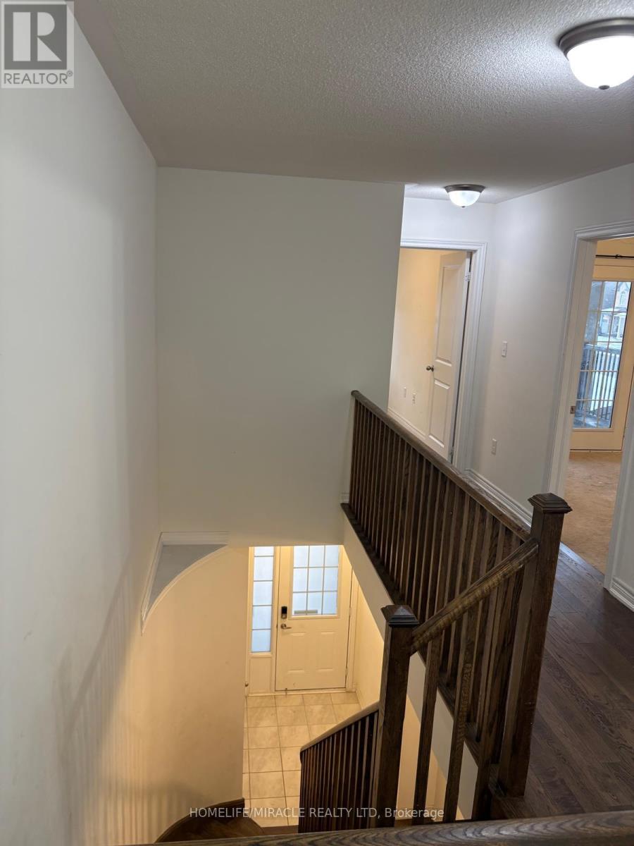 5 Donald Stewart Road, Brampton, Ontario  L7A 5J8 - Photo 8 - W12644778