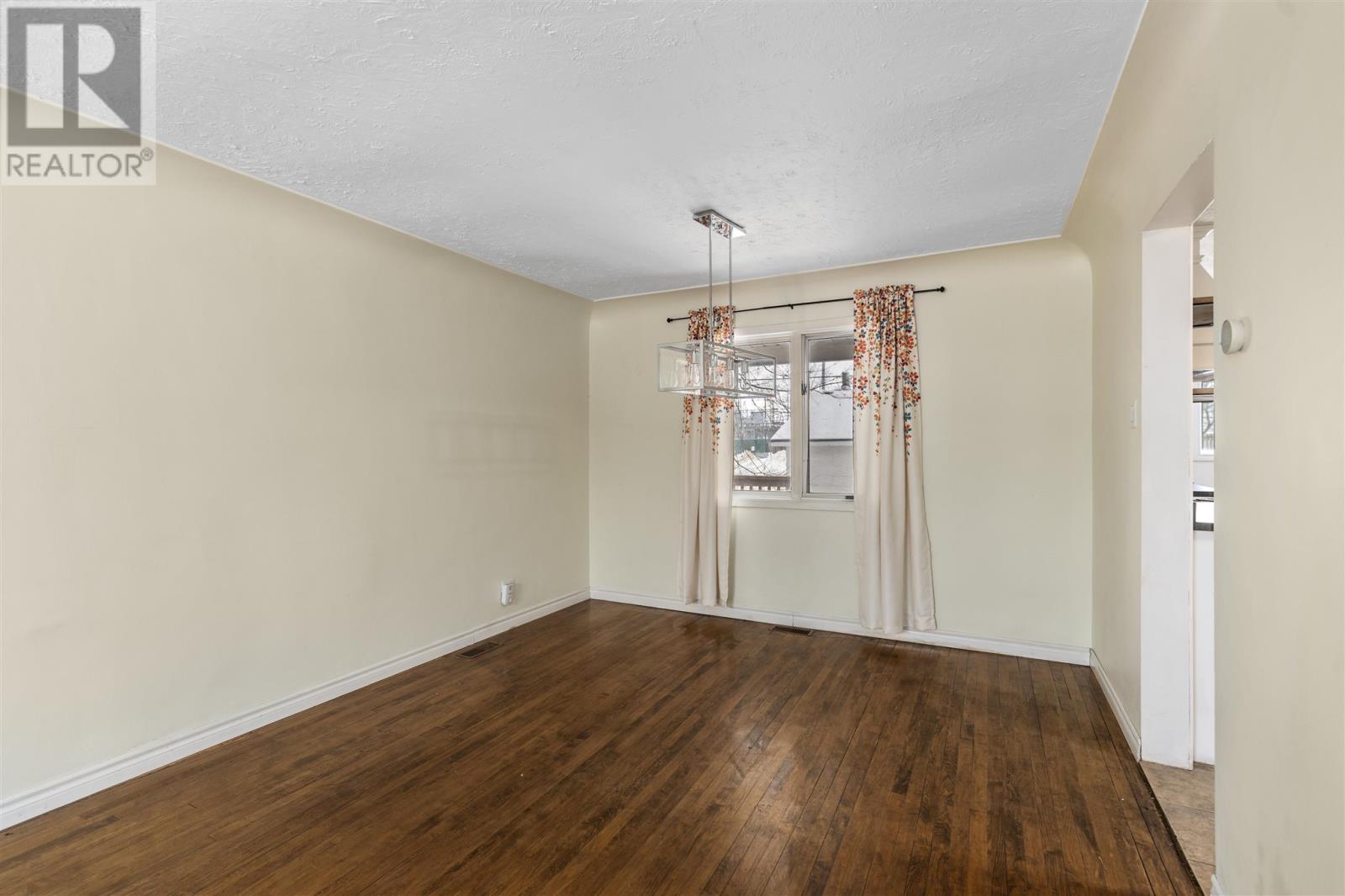 129 Wallace Ter, Sault Ste. Marie, Ontario  P6C 1K2 - Photo 7 - SM253504