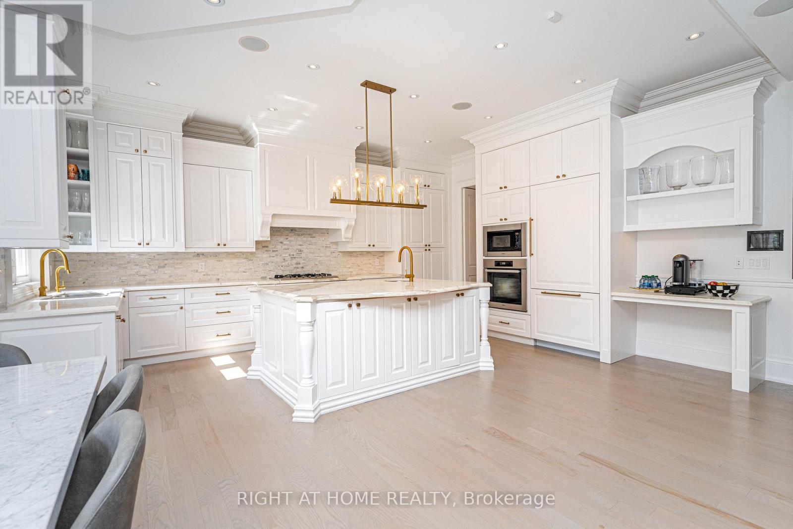 377 Brooke Avenue, Toronto, Ontario  M5M 2L5 - Photo 16 - C12644804