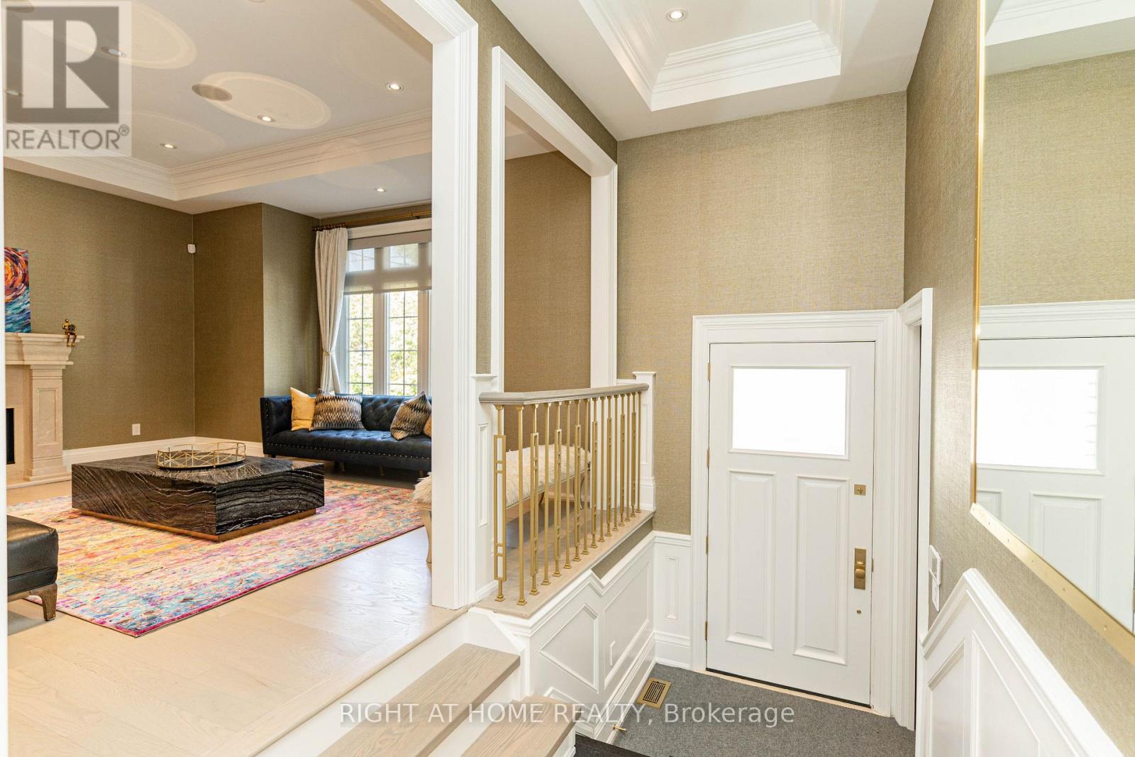 377 Brooke Avenue, Toronto, Ontario  M5M 2L5 - Photo 5 - C12644804