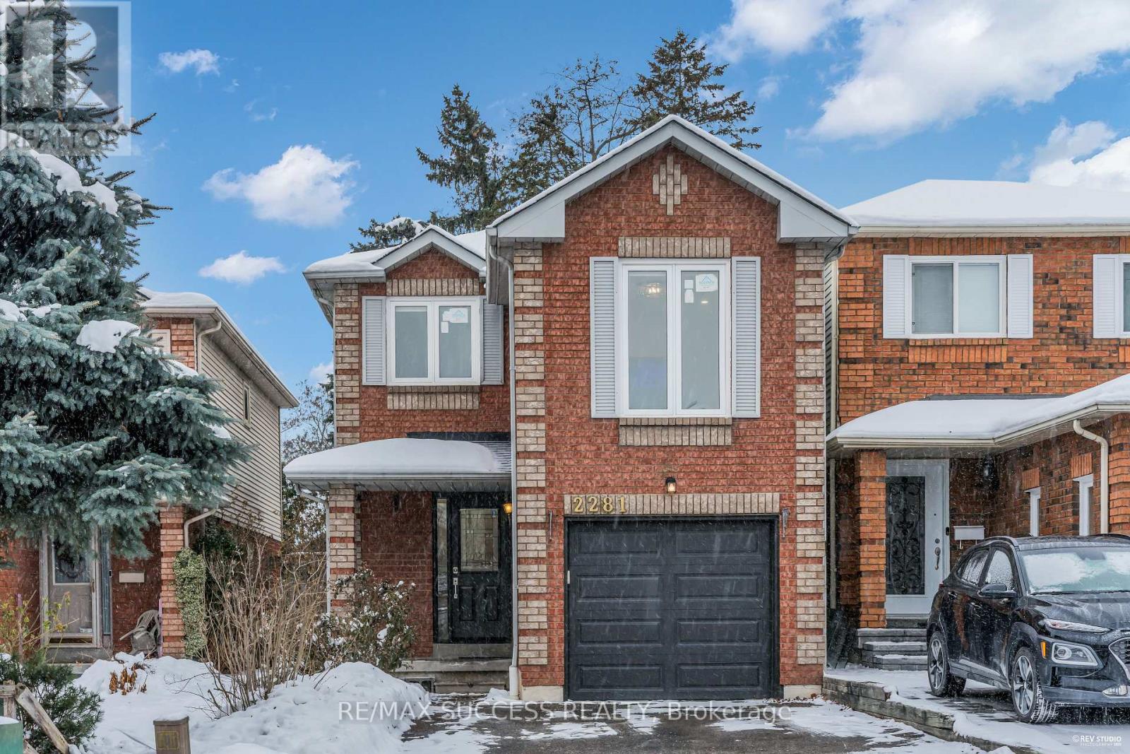 2281 WILDWOOD CRESCENT, Pickering, Ontario