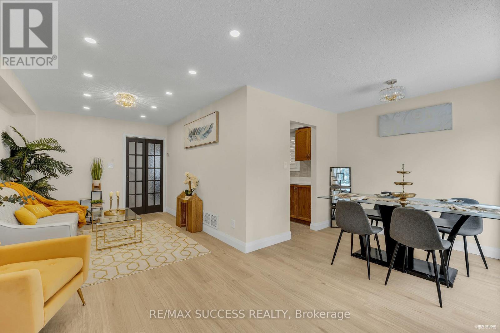 2281 Wildwood Crescent, Pickering, Ontario  L1X 2R7 - Photo 10 - E12644822