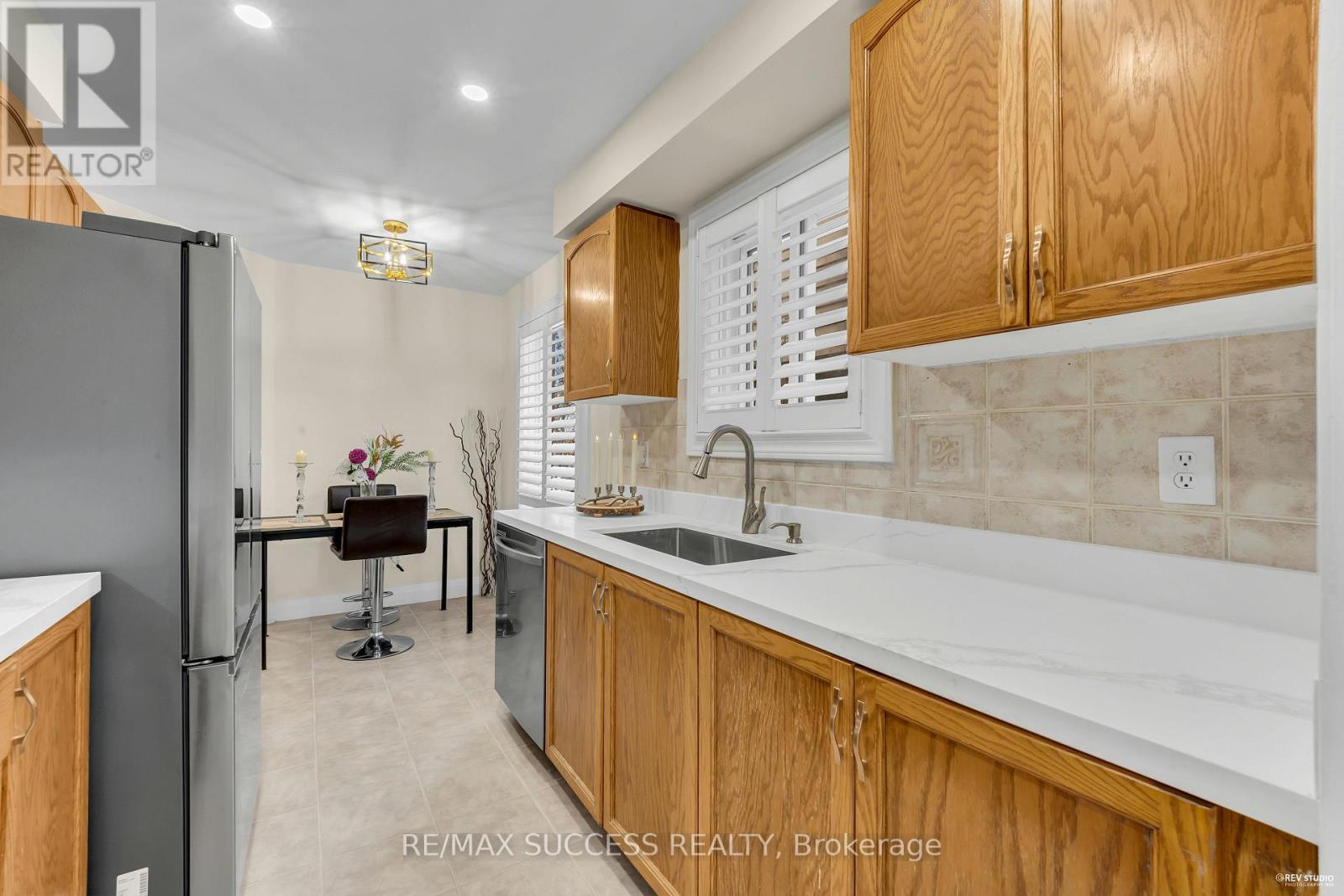 2281 Wildwood Crescent, Pickering, Ontario  L1X 2R7 - Photo 17 - E12644822