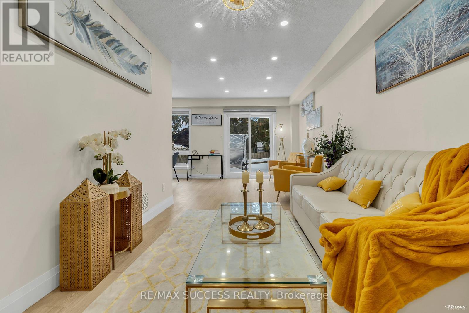 2281 Wildwood Crescent, Pickering, Ontario  L1X 2R7 - Photo 2 - E12644822