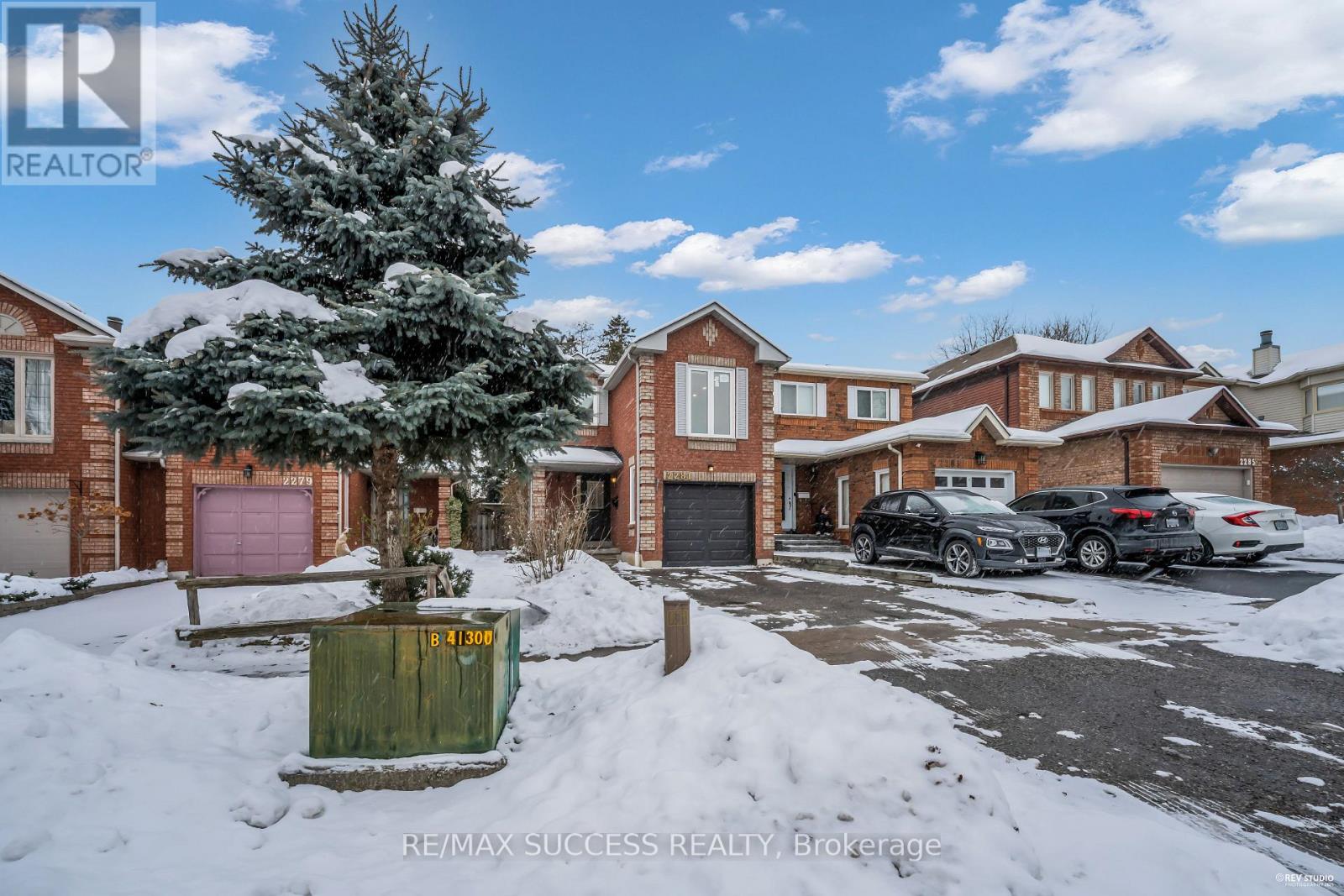 2281 Wildwood Crescent, Pickering, Ontario  L1X 2R7 - Photo 4 - E12644822