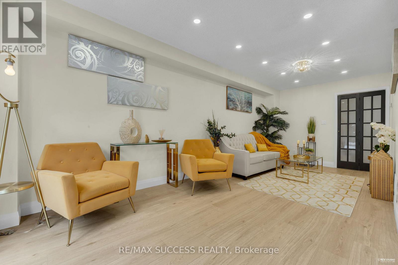 2281 Wildwood Crescent, Pickering, Ontario  L1X 2R7 - Photo 9 - E12644822