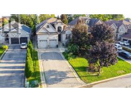 95 NAUGHTON DRIVE, Richmond Hill, Ontario