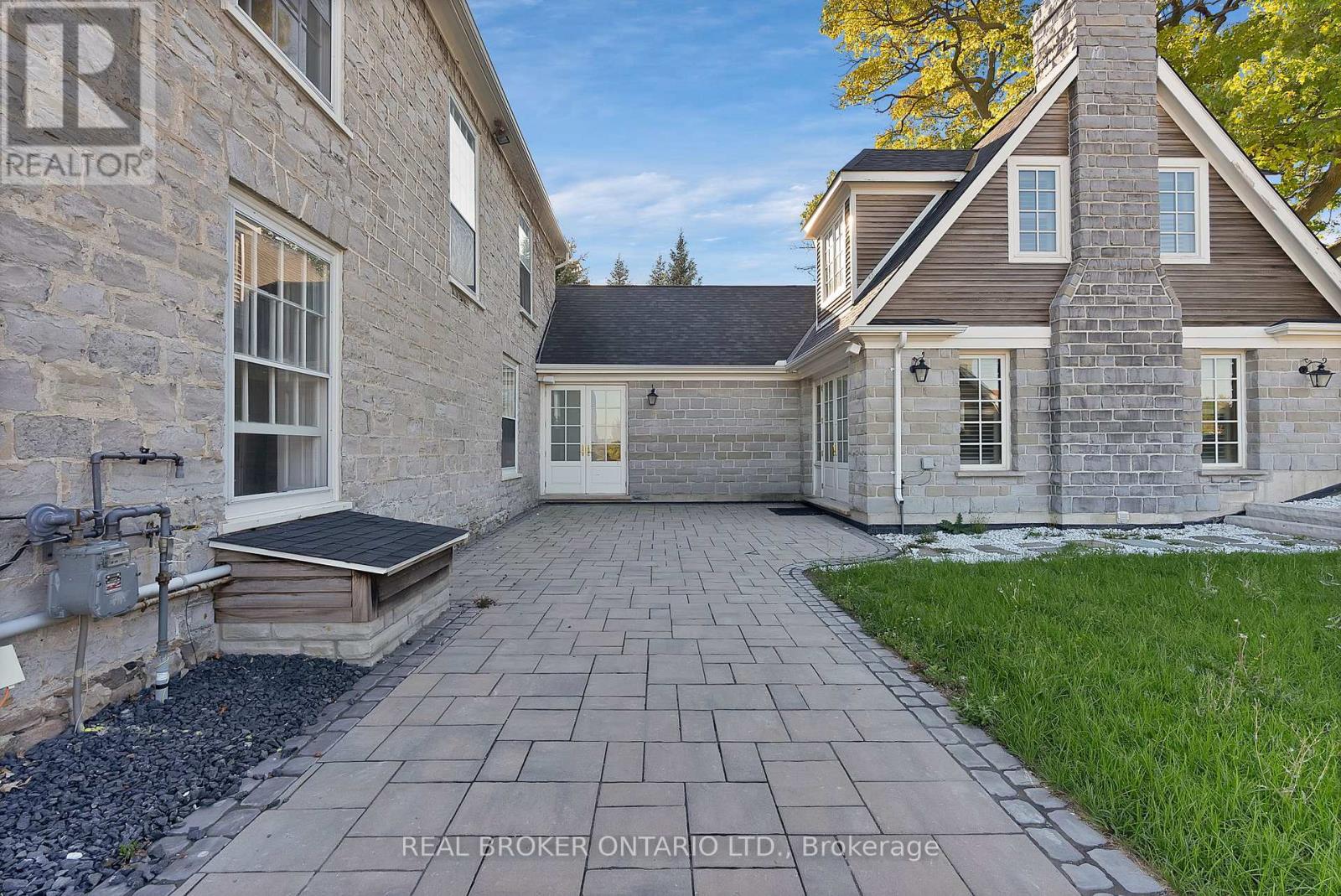 780 Garden Street, Whitby, Ontario  L1N 8P2 - Photo 4 - E12491464