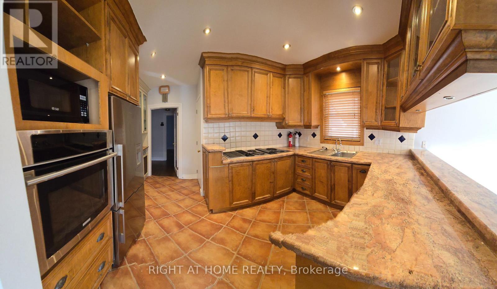 206 King Street N, Toronto, Ontario  M9N 1L7 - Photo 5 - W12644794