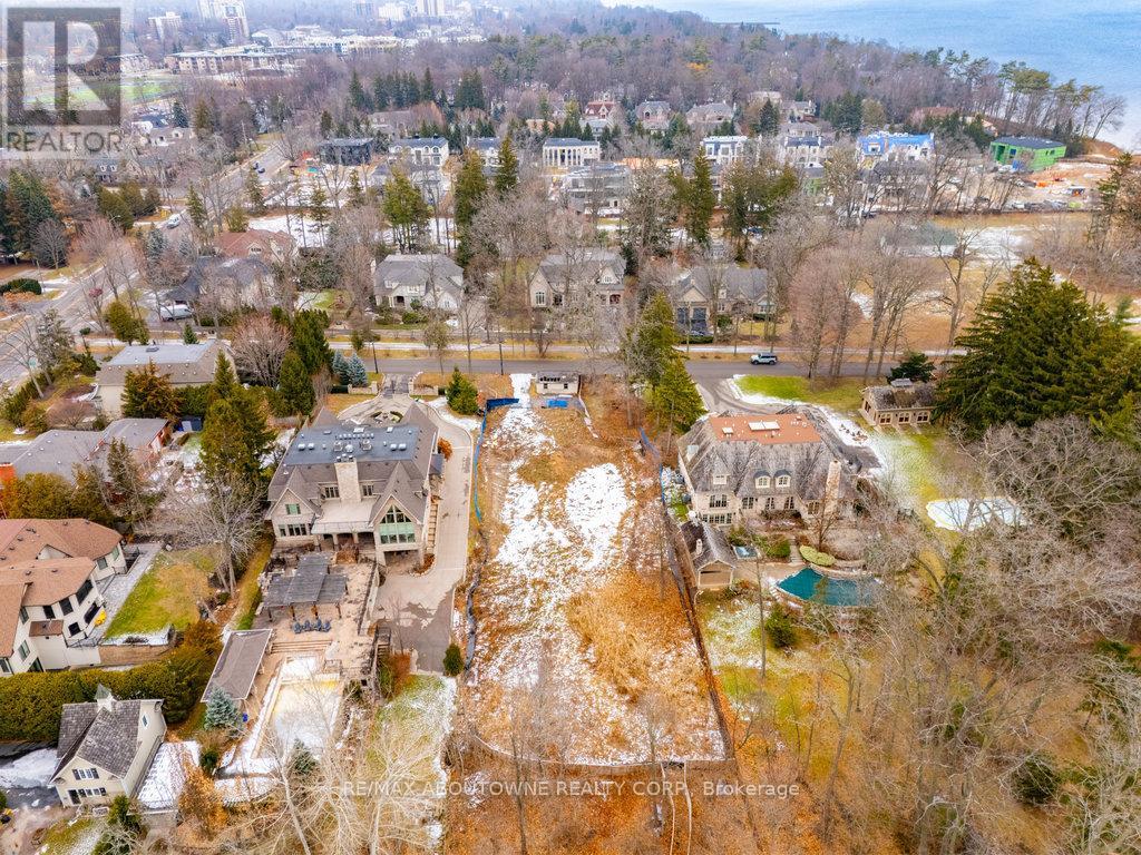 408 Lakeshore Road W, Oakville, Ontario  L6K 1G1 - Photo 8 - W12644824