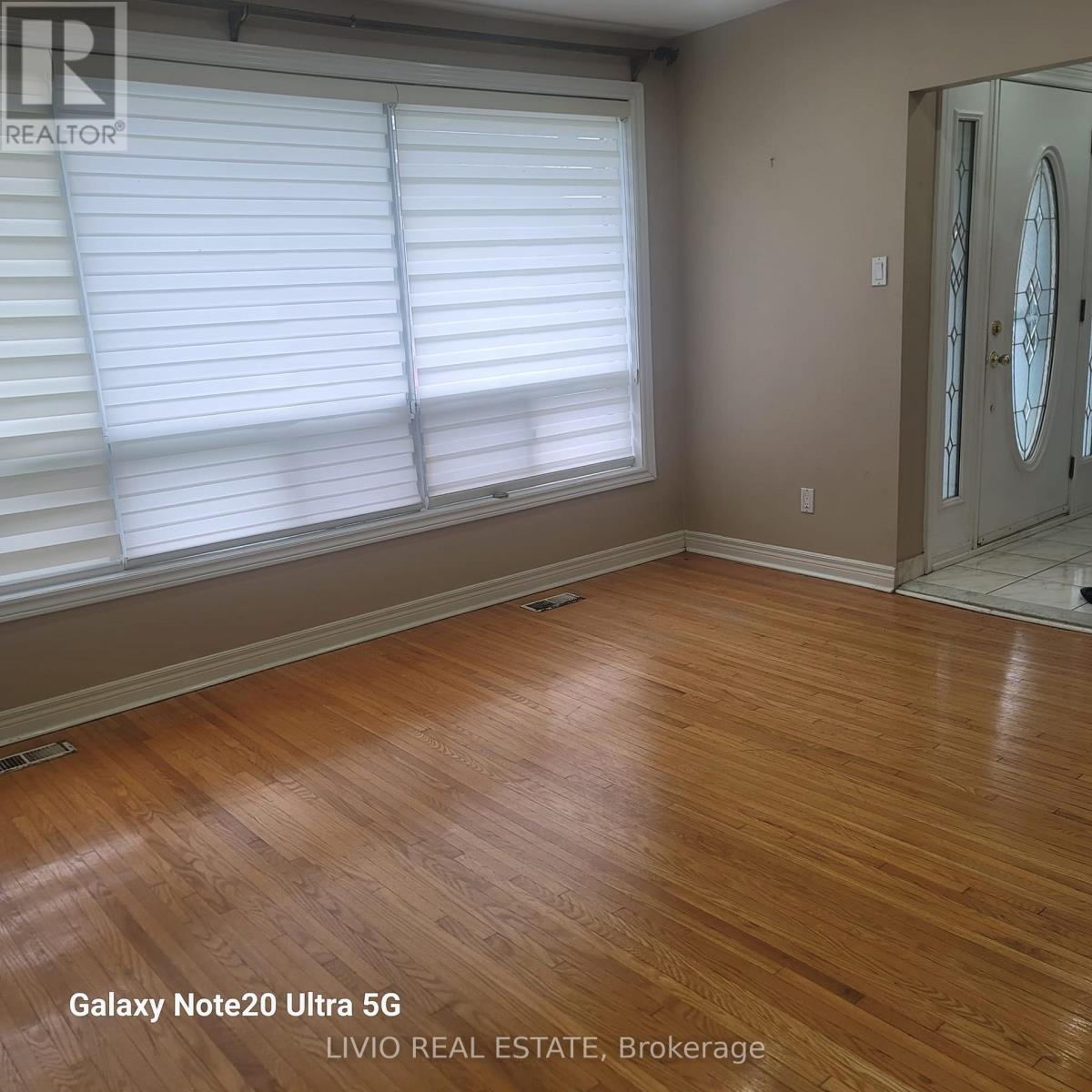 30 Benstrow Avenue, Toronto, Ontario  M9V 2Z8 - Photo 14 - W12644828