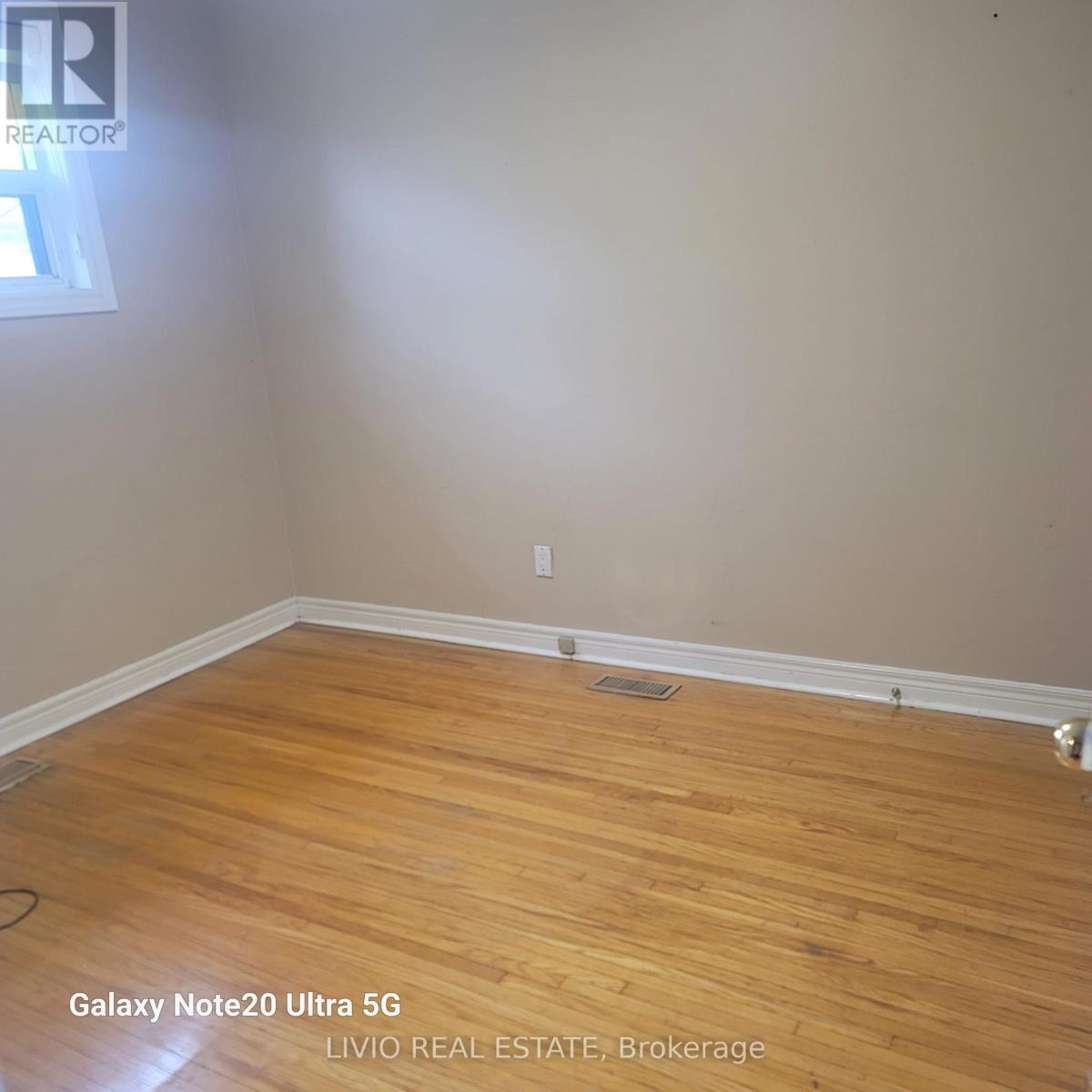 30 Benstrow Avenue, Toronto, Ontario  M9V 2Z8 - Photo 6 - W12644828