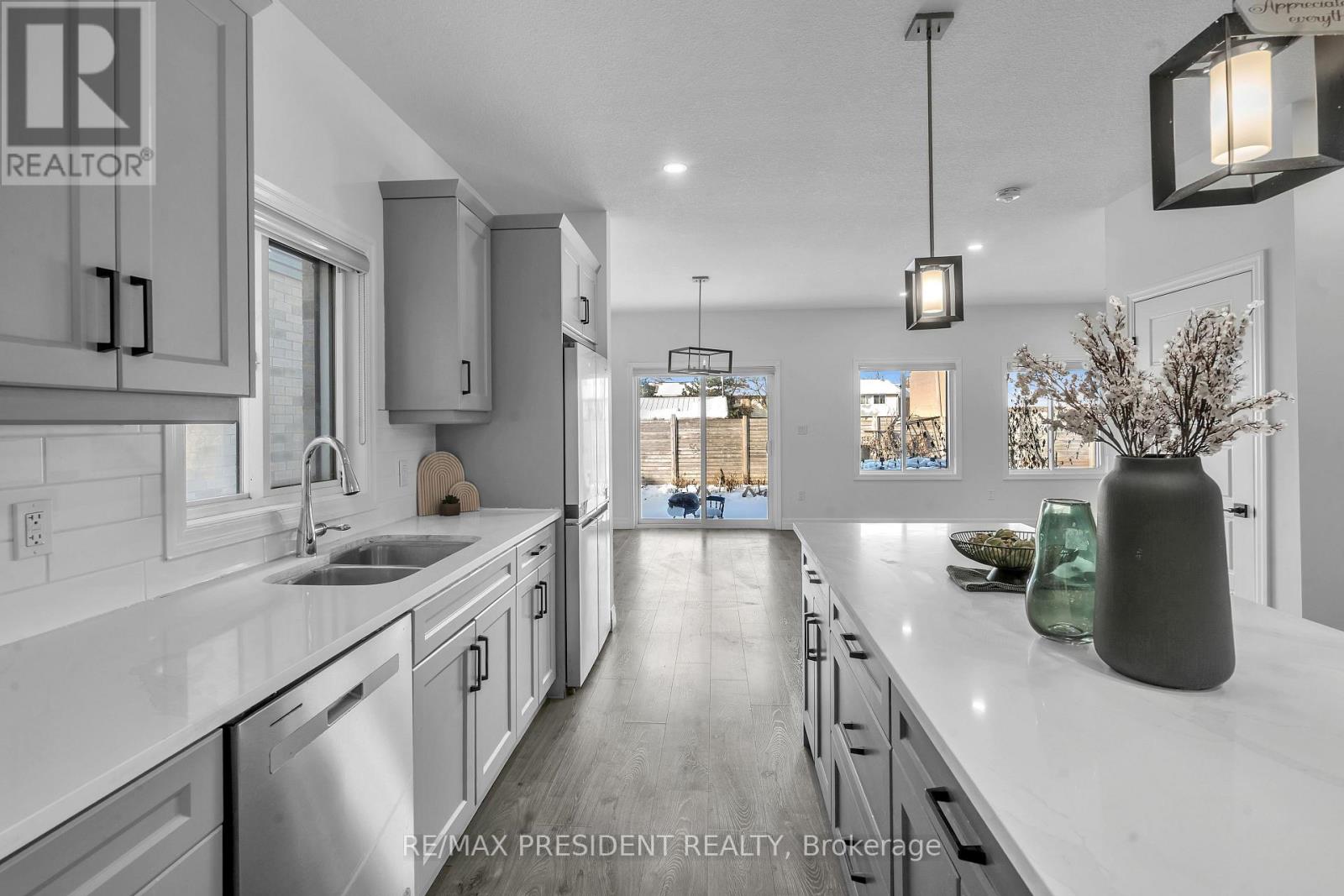 133 Marconi Court, London East, Ontario  N5V 0C9 - Photo 7 - X12644810