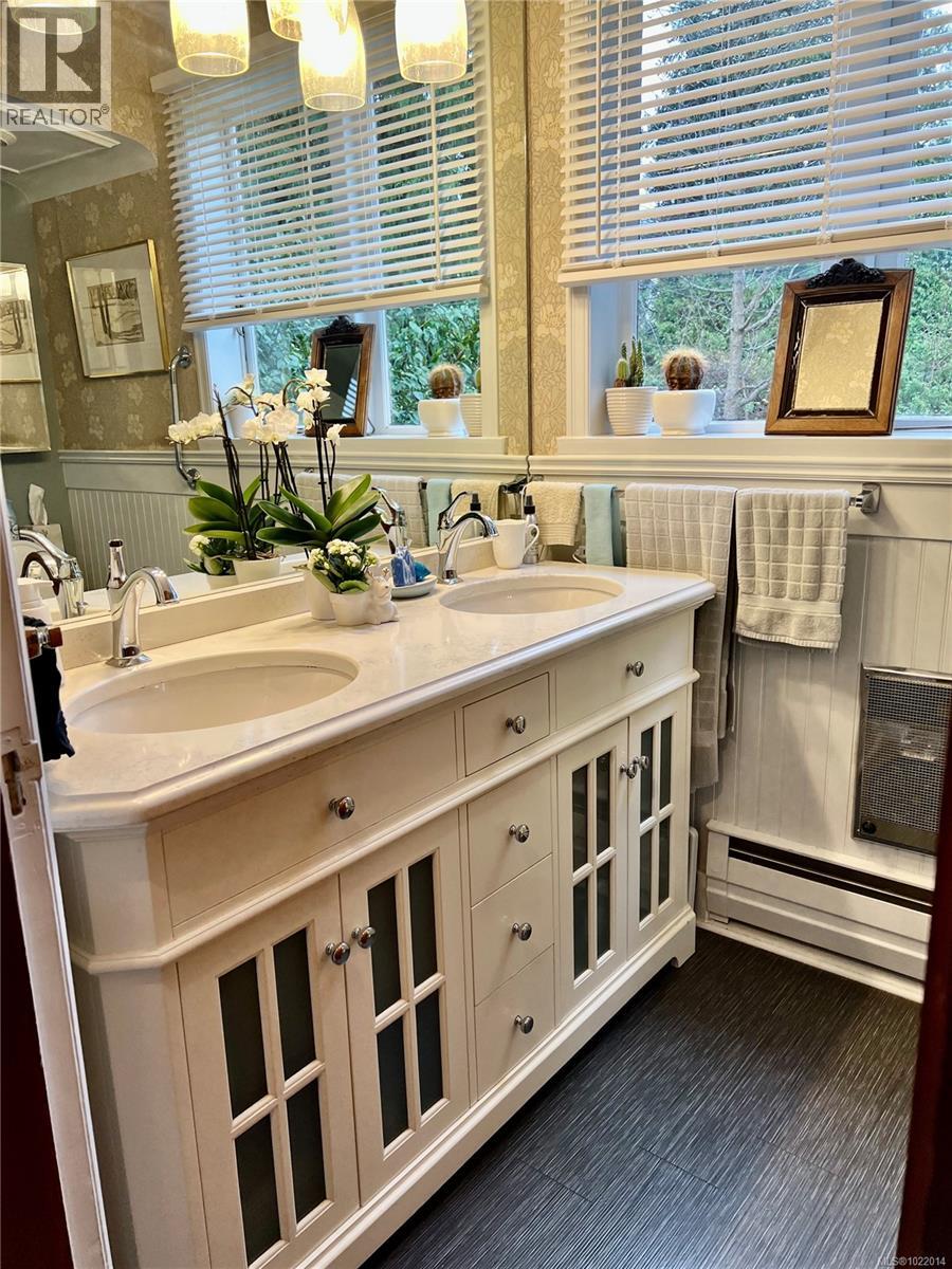 3681 Elliston Ave, Saanich, British Columbia  V8X 1R9 - Photo 16 - 1022014