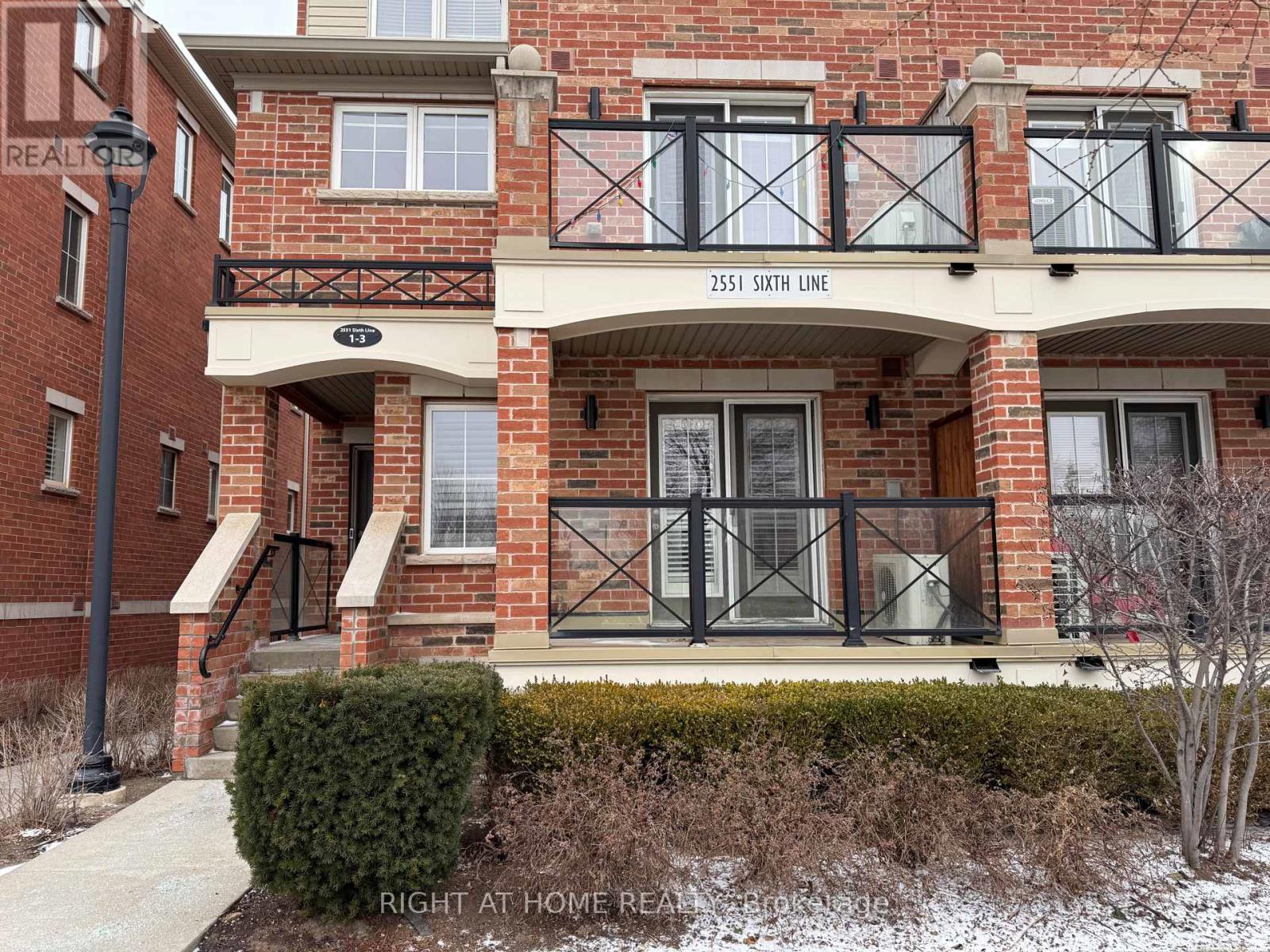 1 - 2551 Sixth Line, Oakville, Ontario  L6H 0H7 - Photo 2 - W12637910