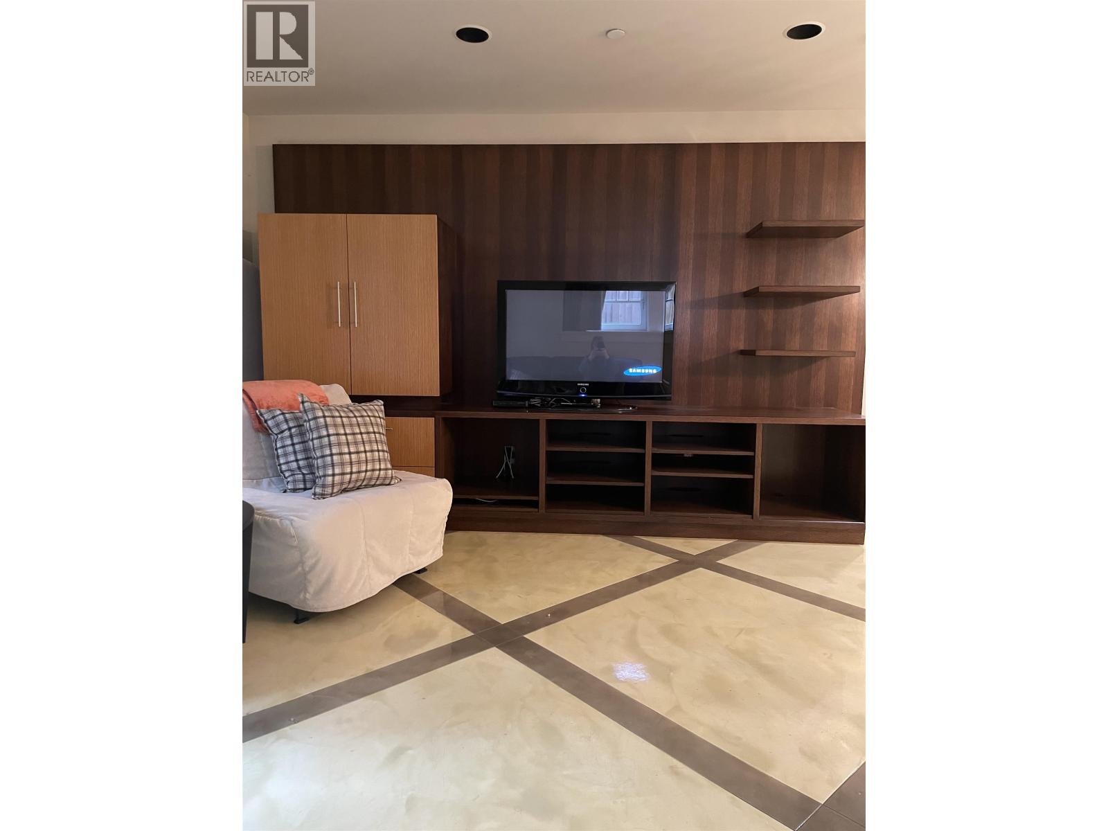 Suite 7589 Curtis Street, Burnaby, British Columbia  V5A 4W7 - Photo 2 - R3074637