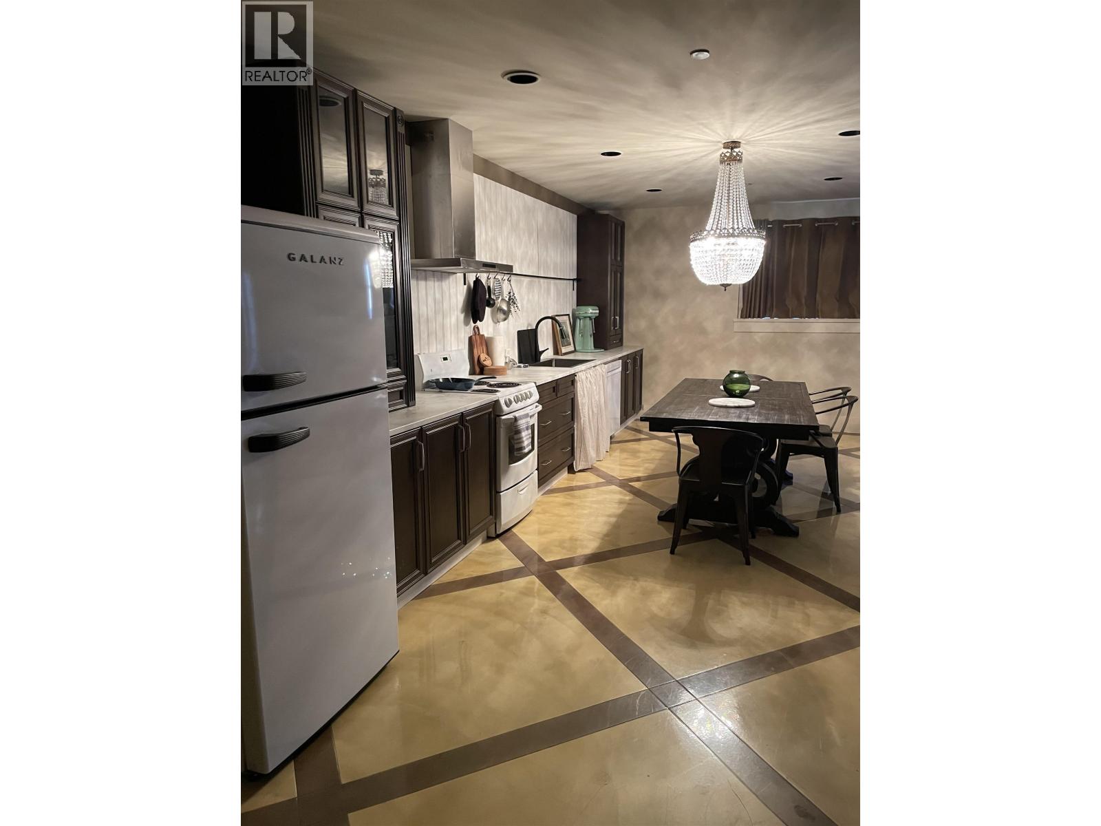 Suite 7589 Curtis Street, Burnaby, British Columbia  V5A 4W7 - Photo 3 - R3074637