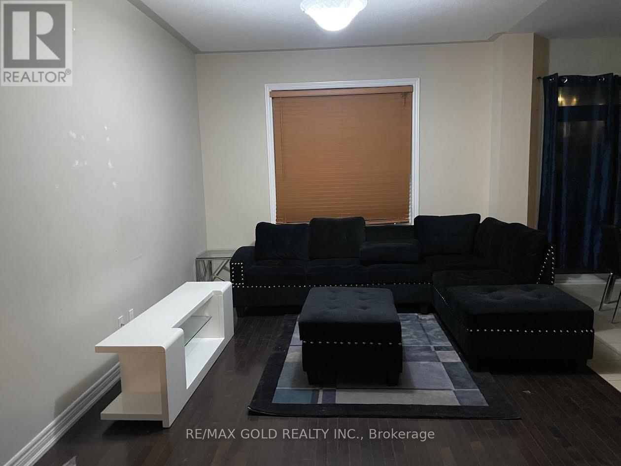 26 Zephyr Road, Caledon, Ontario  L7C 3V8 - Photo 5 - W12644836