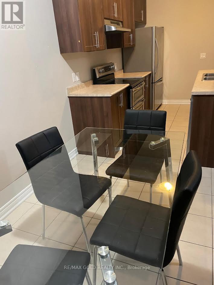 26 Zephyr Road, Caledon, Ontario  L7C 3V8 - Photo 7 - W12644836