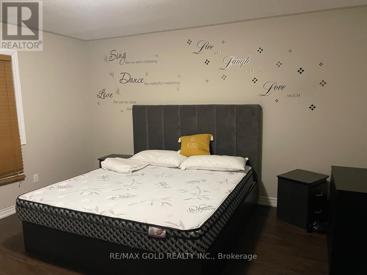 26 Zephyr Road, Caledon, Ontario  L7C 3V8 - Photo 9 - W12644836