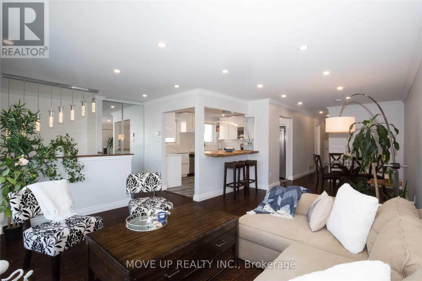 3384 Hannibal Road, Burlington, Ontario  L7M 1S1 - Photo 1 - W12644840