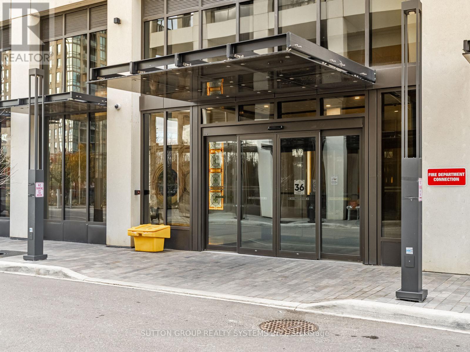 3206 - 36 Elm Drive W, Mississauga, Ontario  L5B 0N3 - Photo 2 - W12644844