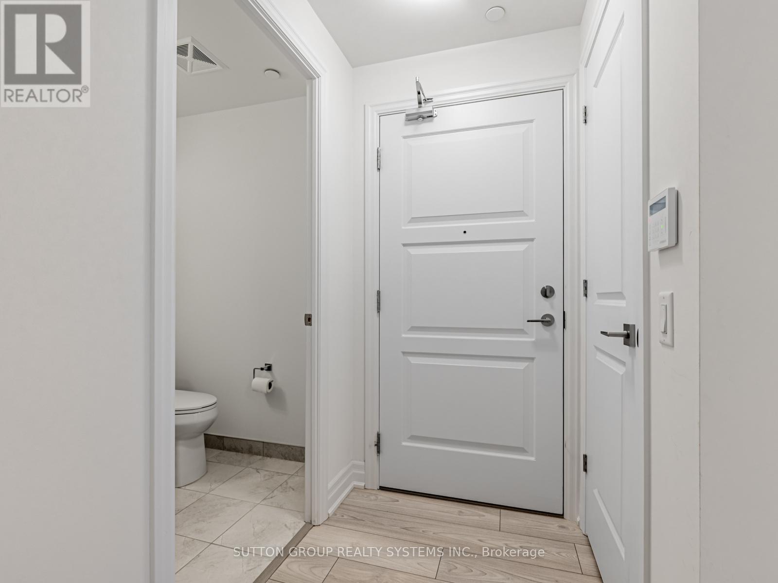 3206 - 36 Elm Drive W, Mississauga, Ontario  L5B 0N3 - Photo 5 - W12644844