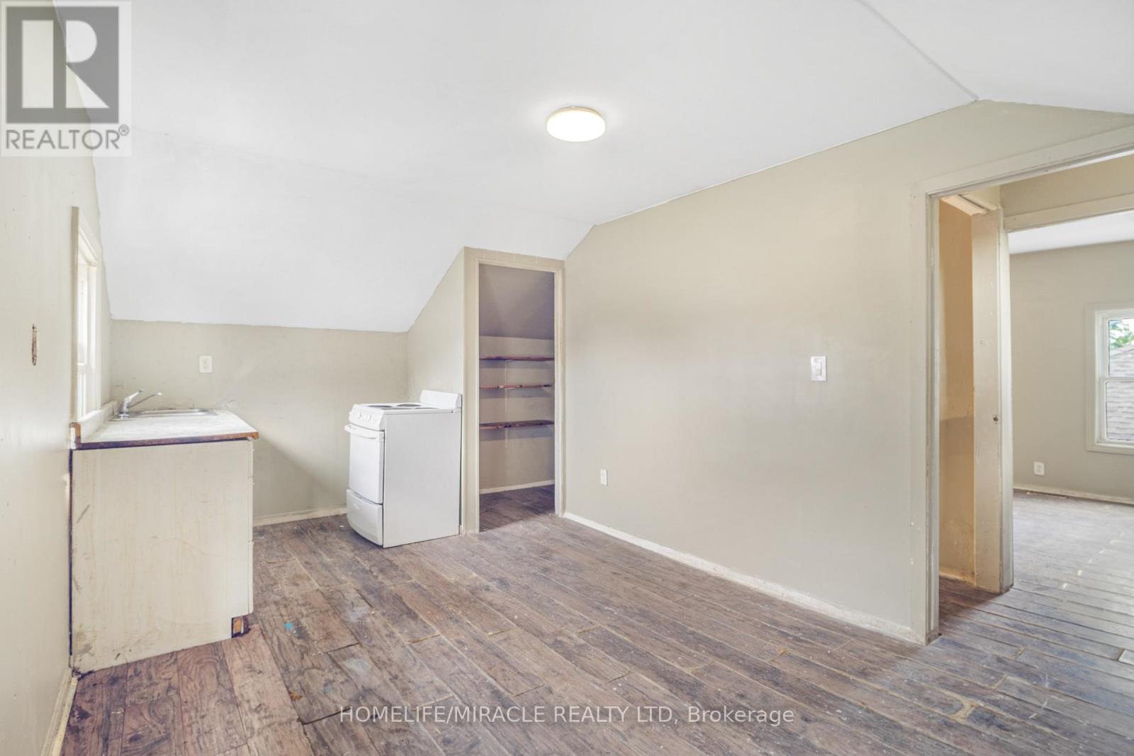 32 Division Street, St. Catharines, Ontario  L2R 3G2 - Photo 12 - X12644842