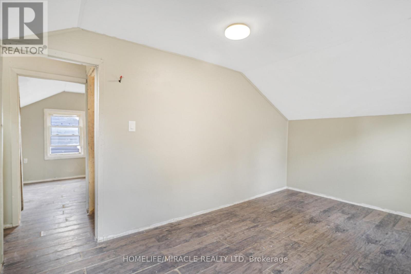 32 Division Street, St. Catharines, Ontario  L2R 3G2 - Photo 13 - X12644842