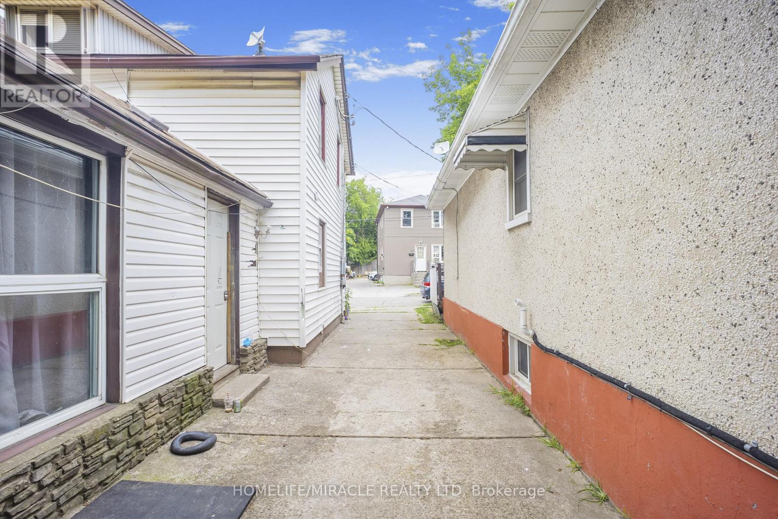 32 Division Street, St. Catharines, Ontario  L2R 3G2 - Photo 16 - X12644842