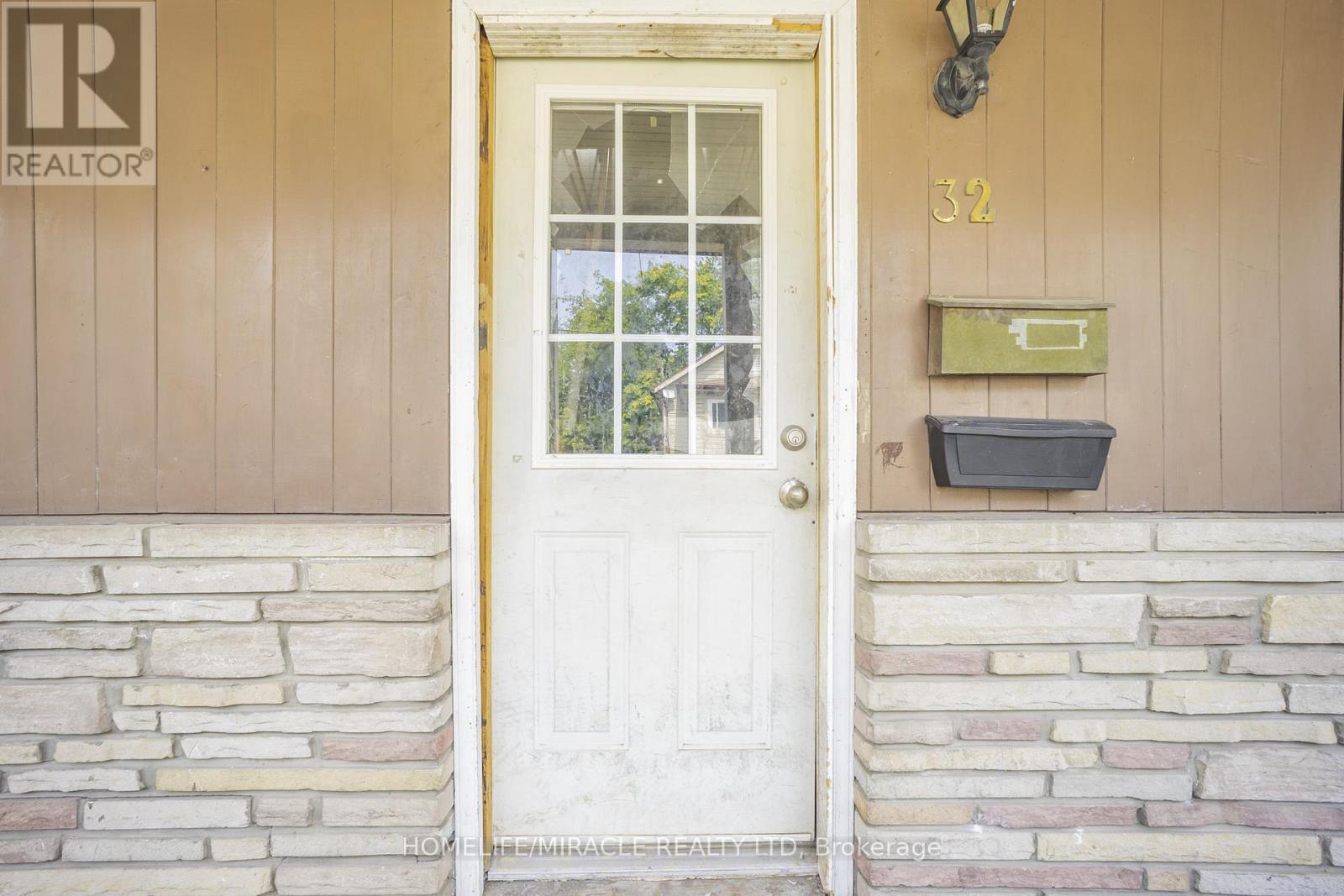 32 Division Street, St. Catharines, Ontario  L2R 3G2 - Photo 4 - X12644842