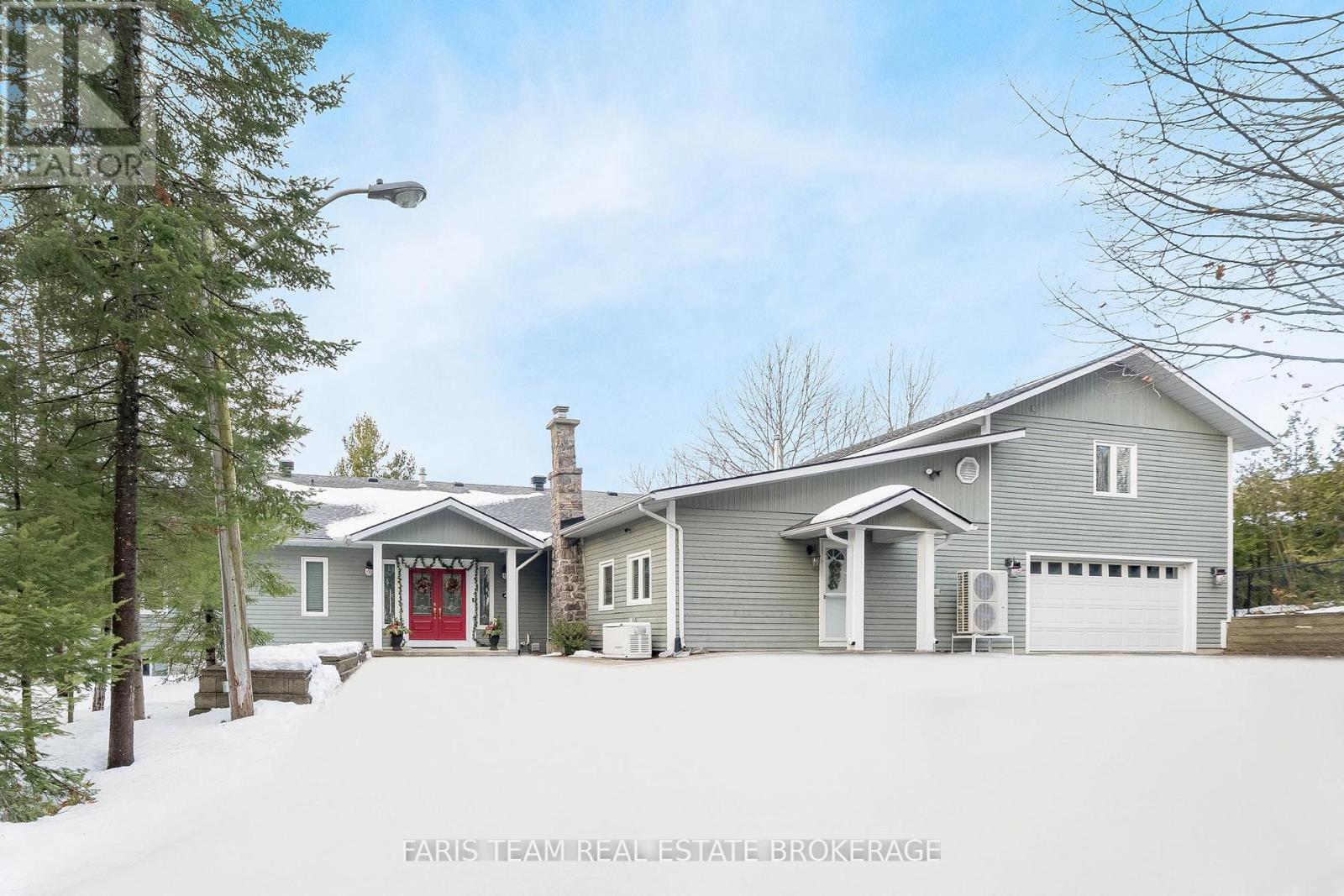 24 Finley Drive, Tiny, Ontario  L0L 2J0 - Photo 1 - S12474342