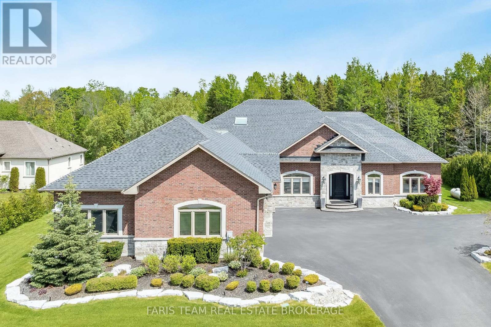 158 Dale Crescent, Bradford West Gwillimbury, Ontario  L0L 1L0 - Photo 4 - N12557698